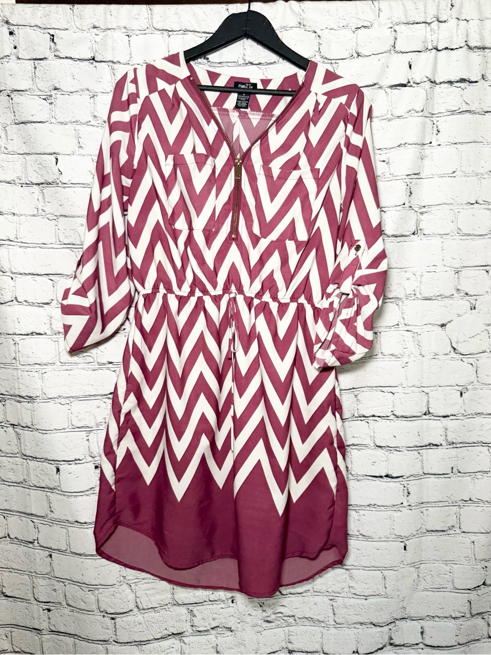 Chevron Print Shirtdress in Mauve and White. Size M